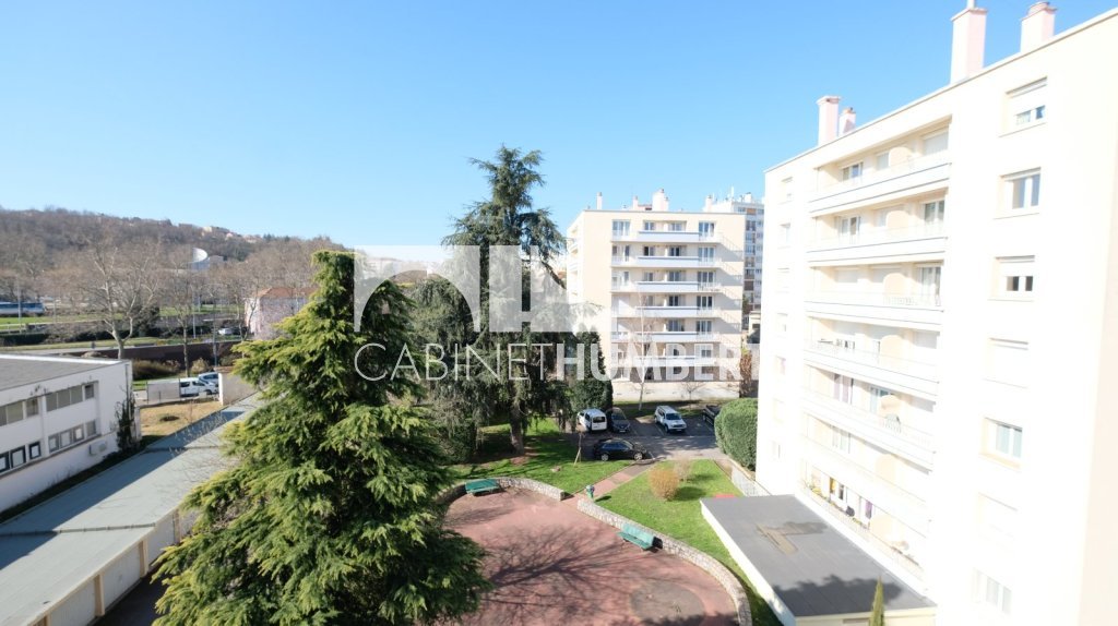 APPARTEMENT T4 A VENDRE - ST ETIENNE LA TERRASSE - 68.83 m2 - 83�000�&euro;