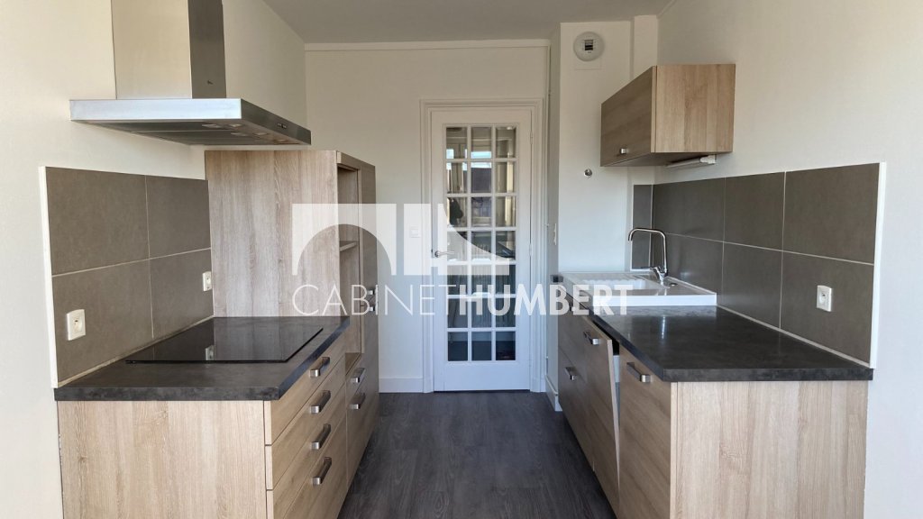 CITE DU DESIGN A LOUER - ST ETIENNE BERGSON - 114.78 m2 - 910 &euro; charges comprises par mois