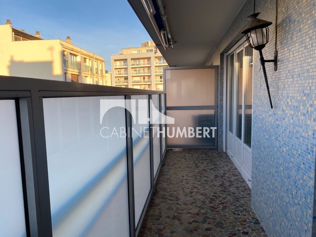 CITE DU DESIGN A LOUER - ST ETIENNE BERGSON - 114.78 m2 - 910 &euro; charges comprises par mois