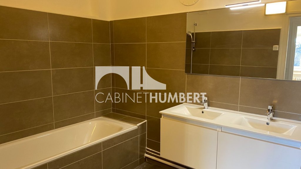 CITE DU DESIGN A LOUER - ST ETIENNE BERGSON - 114.78 m2 - 910 &euro; charges comprises par mois