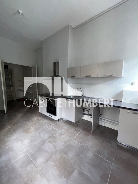 APPARTEMENT T4 A LOUER - ST ETIENNE CENTRE VILLE - 140.41 m2 - 990€ charges comprises par mois