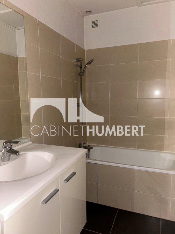 APPARTEMENT T4 A LOUER - ST ETIENNE CENTRE VILLE - 140.41 m2 - 990€ charges comprises par mois