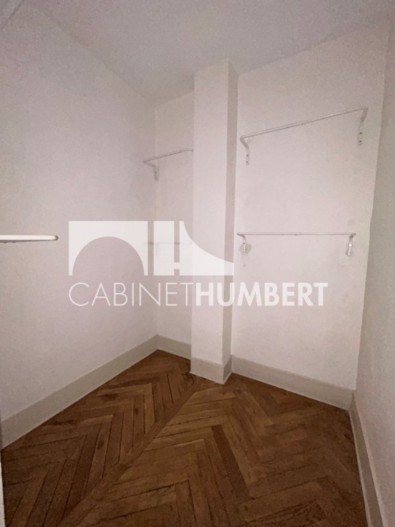 APPARTEMENT T4 A LOUER - ST ETIENNE CENTRE VILLE - 140.41 m2 - 990€ charges comprises par mois