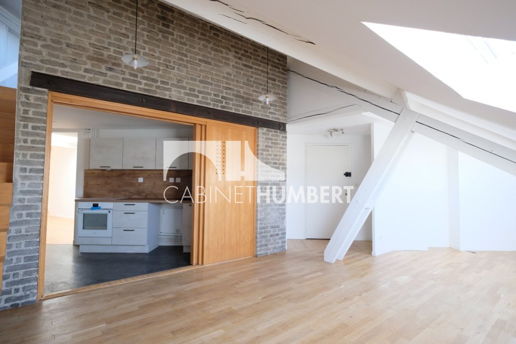 APPARTEMENT T5 A LOUER - ST ETIENNE CENTRE VILLE - 124.24 m2 - 890€ charges comprises par mois