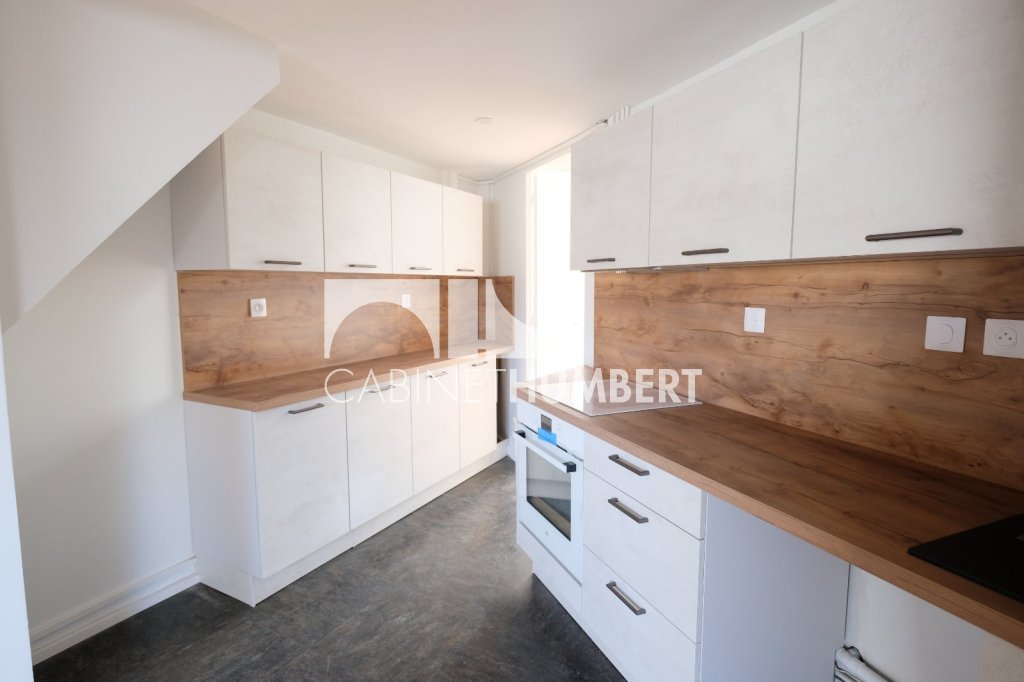 APPARTEMENT T5 A LOUER - ST ETIENNE CENTRE VILLE - 124.24 m2 - 890€ charges comprises par mois