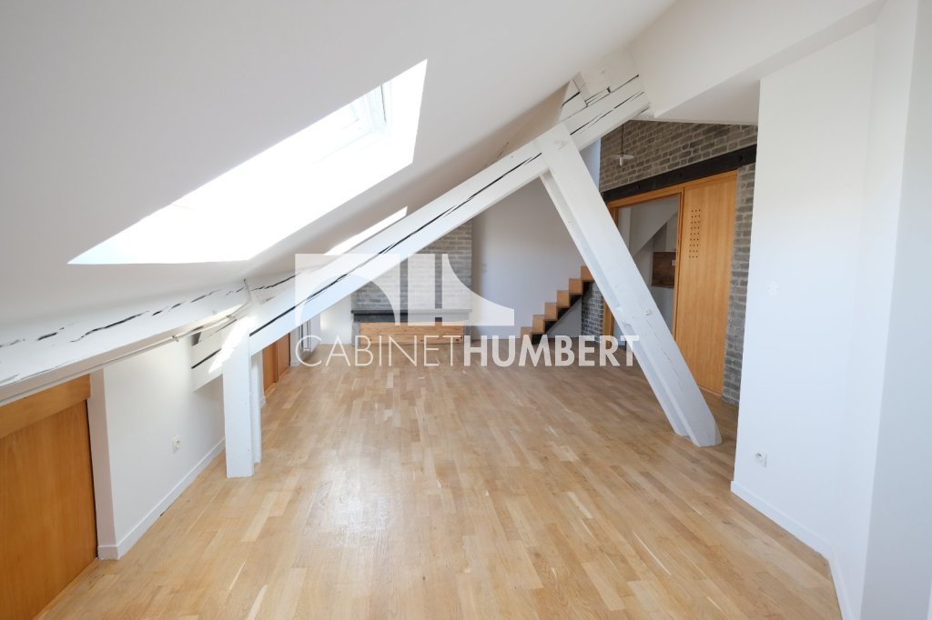 APPARTEMENT T5 A LOUER - ST ETIENNE CENTRE VILLE - 124.24 m2 - 890€ charges comprises par mois