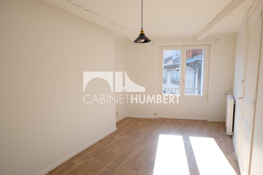 APPARTEMENT T5 A LOUER - ST ETIENNE CENTRE VILLE - 124.24 m2 - 890€ charges comprises par mois