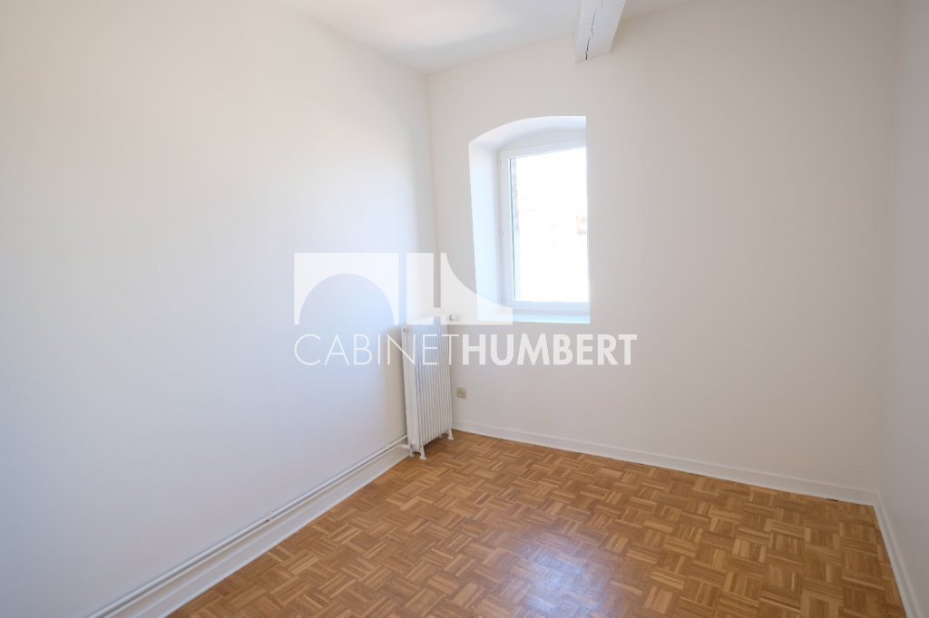 APPARTEMENT T5 A LOUER - ST ETIENNE CENTRE VILLE - 124.24 m2 - 890€ charges comprises par mois