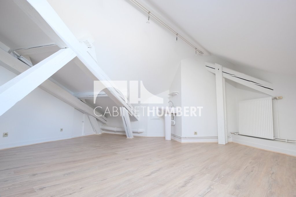 APPARTEMENT T5 A LOUER - ST ETIENNE CENTRE VILLE - 124.24 m2 - 890€ charges comprises par mois