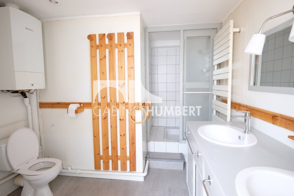 APPARTEMENT T5 A LOUER - ST ETIENNE CENTRE VILLE - 124.24 m2 - 890€ charges comprises par mois