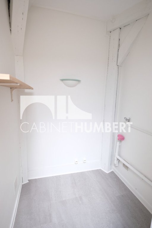 APPARTEMENT T5 A LOUER - ST ETIENNE CENTRE VILLE - 124.24 m2 - 890€ charges comprises par mois