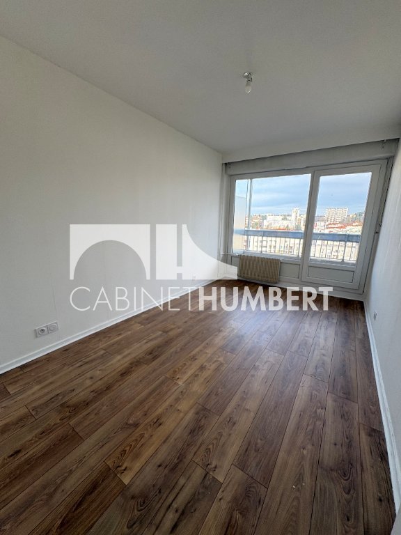 APPARTEMENT T5 A LOUER - ST ETIENNE FACULTE / CENTRE DEUX - 115.28 m2 - 940�&euro; charges comprises par mois