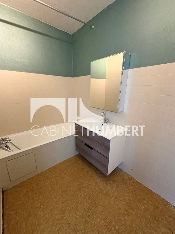 APPARTEMENT T5 A LOUER - ST ETIENNE FACULTE / CENTRE DEUX - 115.28 m2 - 940�&euro; charges comprises par mois