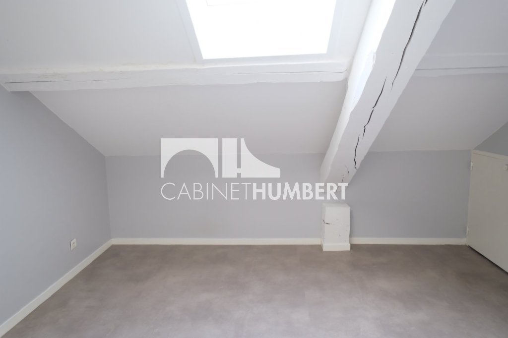 APPARTEMENT T5 A LOUER - ST ETIENNE PREFECTURE - 158 m2 - 970�&euro; charges comprises par mois