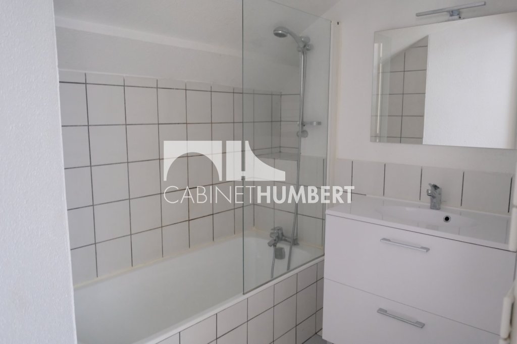 APPARTEMENT T5 A LOUER - ST ETIENNE PREFECTURE - 158 m2 - 970�&euro; charges comprises par mois