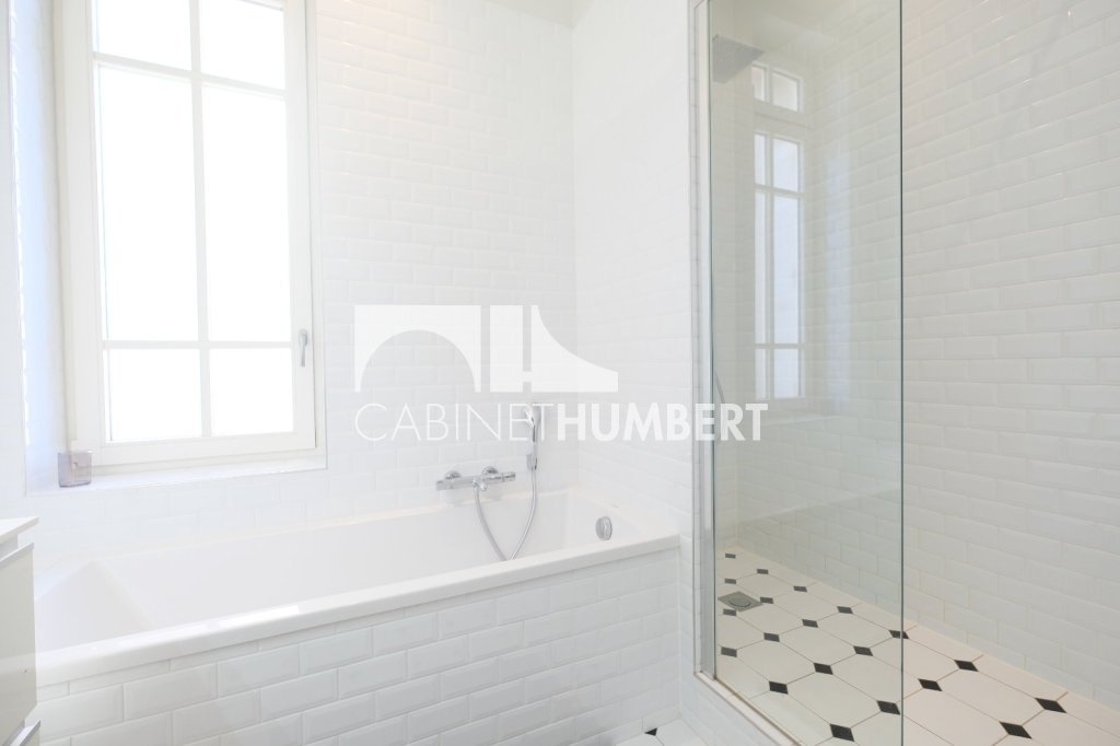 APPARTEMENT T5 A VENDRE - ST ETIENNE BADOUILLRE - 200.07 m2 - Prix : nous consulter