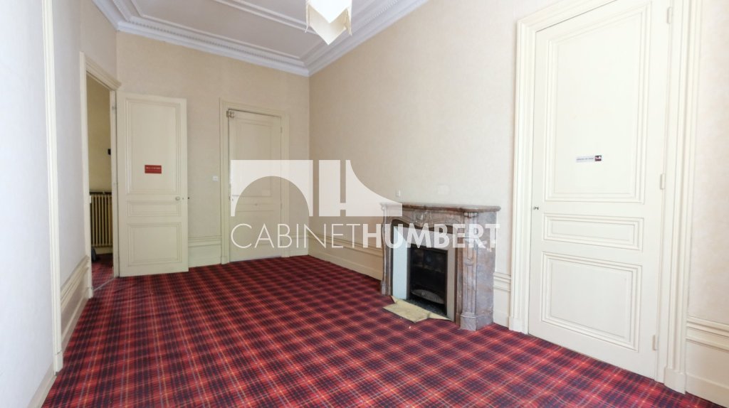 APPARTEMENT T5 A VENDRE - ST ETIENNE BADOUILLÈRE - 155.07 m2 - 89 000 &euro;