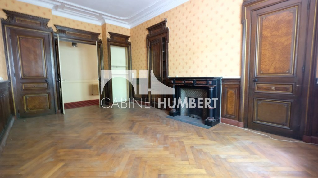 APPARTEMENT T5 A VENDRE - ST ETIENNE BADOUILLÈRE - 155.07 m2 - 89 000 &euro;