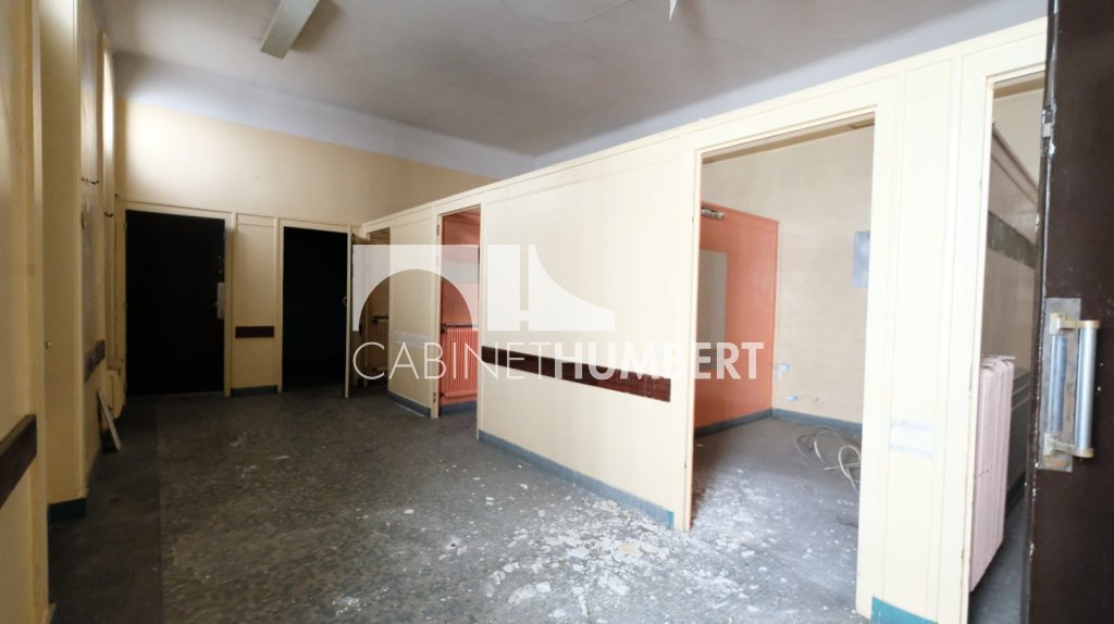 APPARTEMENT T5 A VENDRE - ST ETIENNE BADOUILLÈRE - 155.07 m2 - 89 000 &euro;
