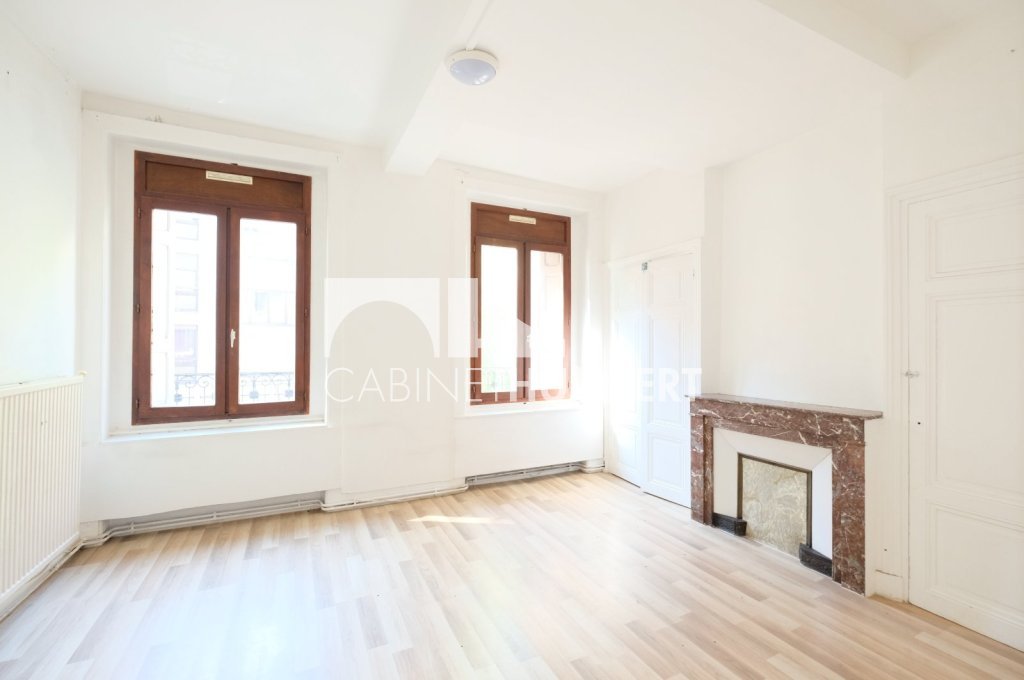 APPARTEMENT T5 A VENDRE - ST ETIENNE BELLEVUE - 104 m2 - 85000€