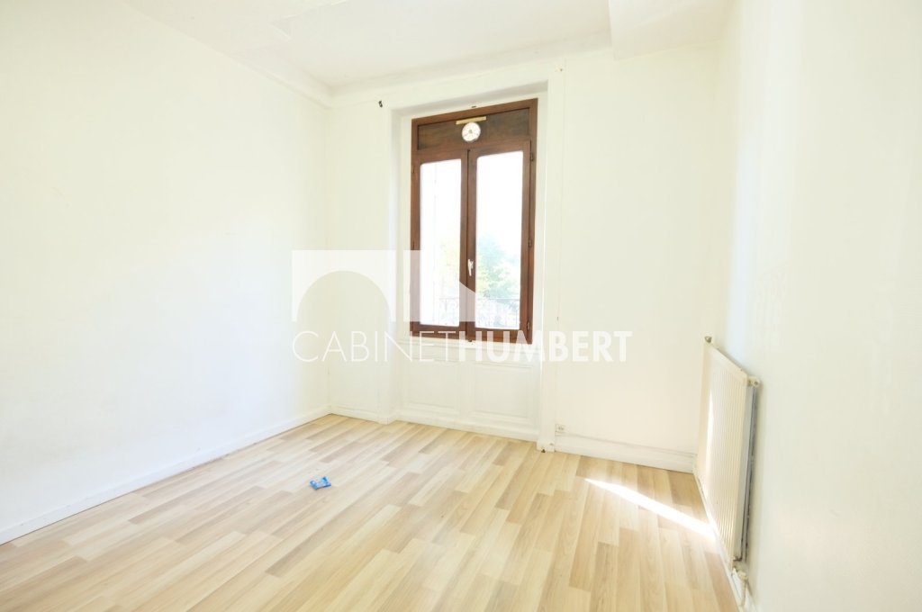 APPARTEMENT T5 A VENDRE - ST ETIENNE BELLEVUE - 104 m2 - 85000€
