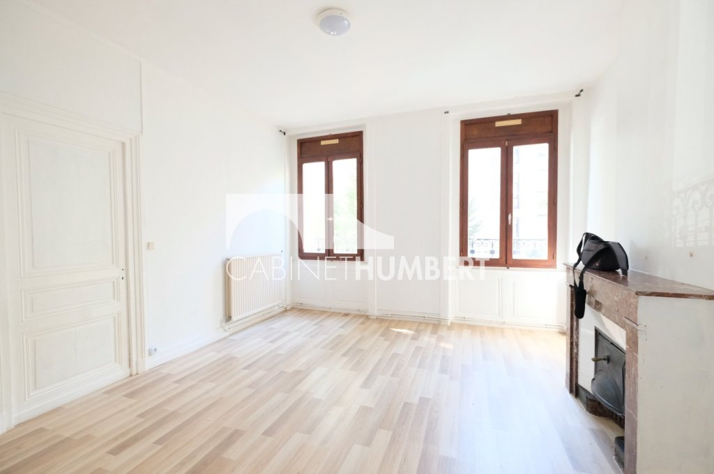 APPARTEMENT T5 A VENDRE - ST ETIENNE BELLEVUE - 104 m2 - 85000€