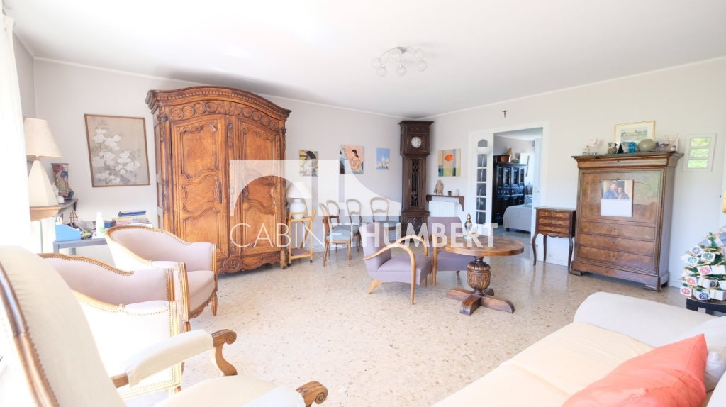 APPARTEMENT T5 A VENDRE - ST ETIENNE BELLEVUE - 110 m2 - 99000€