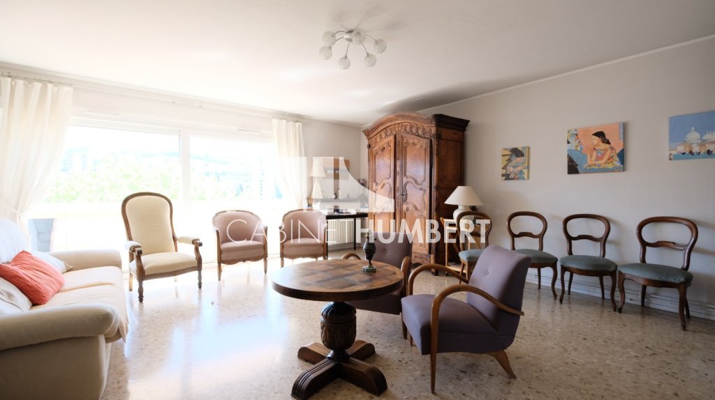 APPARTEMENT T5 A VENDRE - ST ETIENNE BELLEVUE - 110 m2 - 99000€