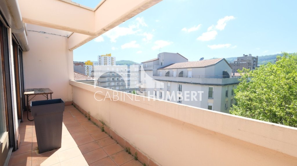 APPARTEMENT T5 A VENDRE - ST ETIENNE BELLEVUE - 110 m2 - 99000€