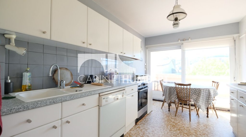 APPARTEMENT T5 A VENDRE - ST ETIENNE BELLEVUE - 110 m2 - 99000€