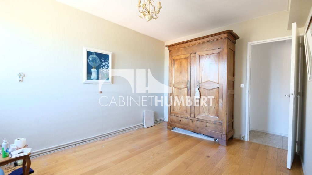 APPARTEMENT T5 A VENDRE - ST ETIENNE BELLEVUE - 110 m2 - 99000€