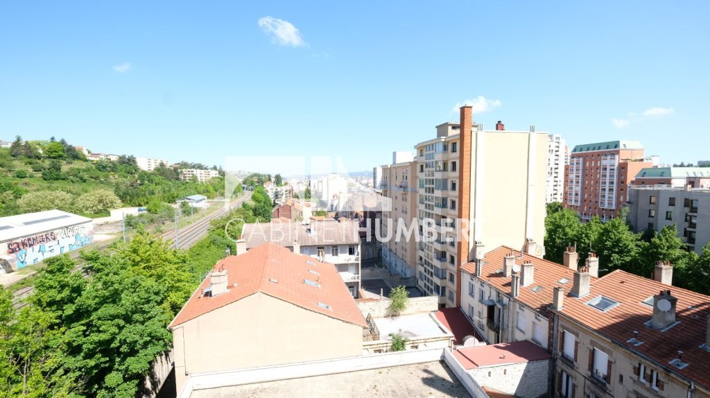 APPARTEMENT T5 A VENDRE - ST ETIENNE BELLEVUE - 110 m2 - 99000€