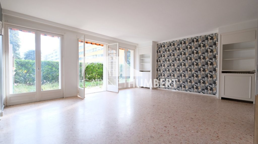 APPARTEMENT T5 A VENDRE - ST ETIENNE BERGSON - 111.2 m2 - 145 000 €