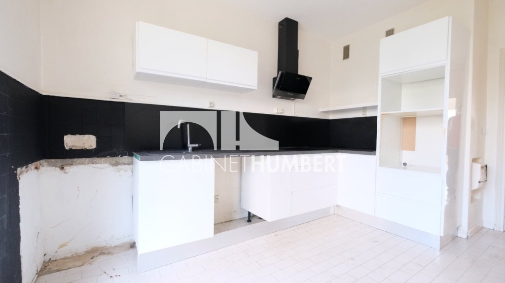 APPARTEMENT T5 A VENDRE - ST ETIENNE BERGSON - 111.2 m2 - 145 000 €