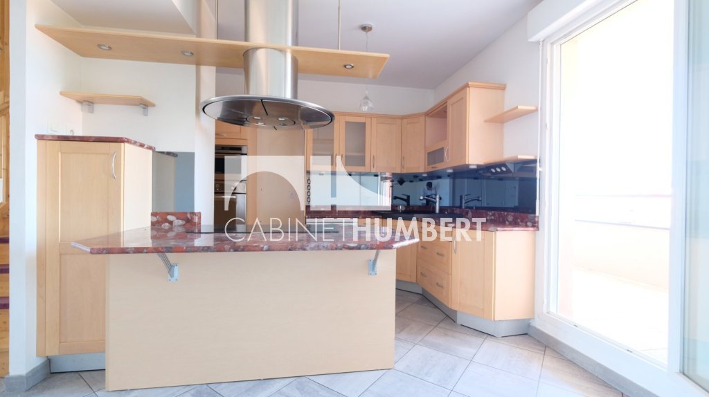 APPARTEMENT T5 A VENDRE - ST ETIENNE CARNOT - 105.48 m2 - 219000€