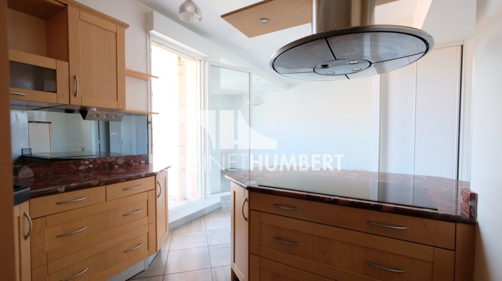 APPARTEMENT T5 A VENDRE - ST ETIENNE CARNOT - 105.48 m2 - 219000€