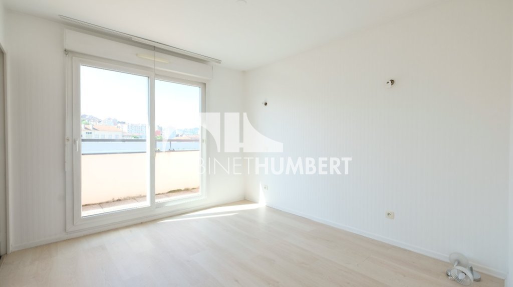 APPARTEMENT T5 A VENDRE - ST ETIENNE CARNOT - 105.48 m2 - 219000€