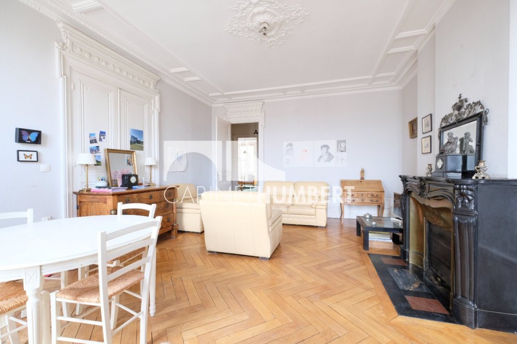 APPARTEMENT T5 A VENDRE - ST ETIENNE CENTRE VILLE - 152.85 m2 - 176000€