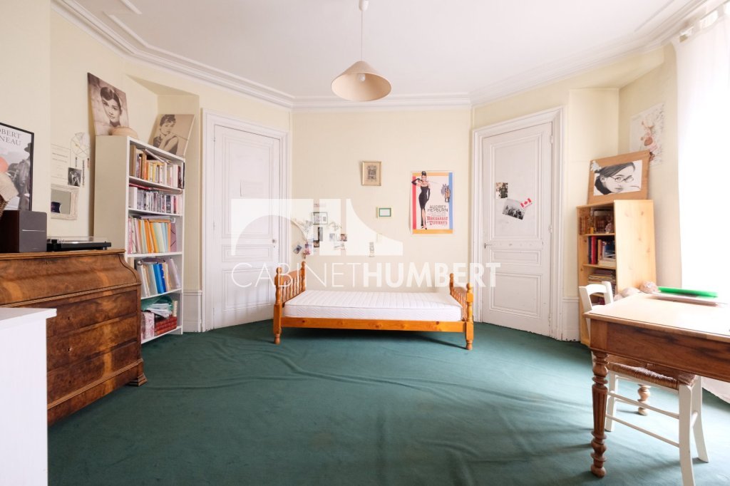 APPARTEMENT T5 A VENDRE - ST ETIENNE CENTRE VILLE - 152.85 m2 - 176000€