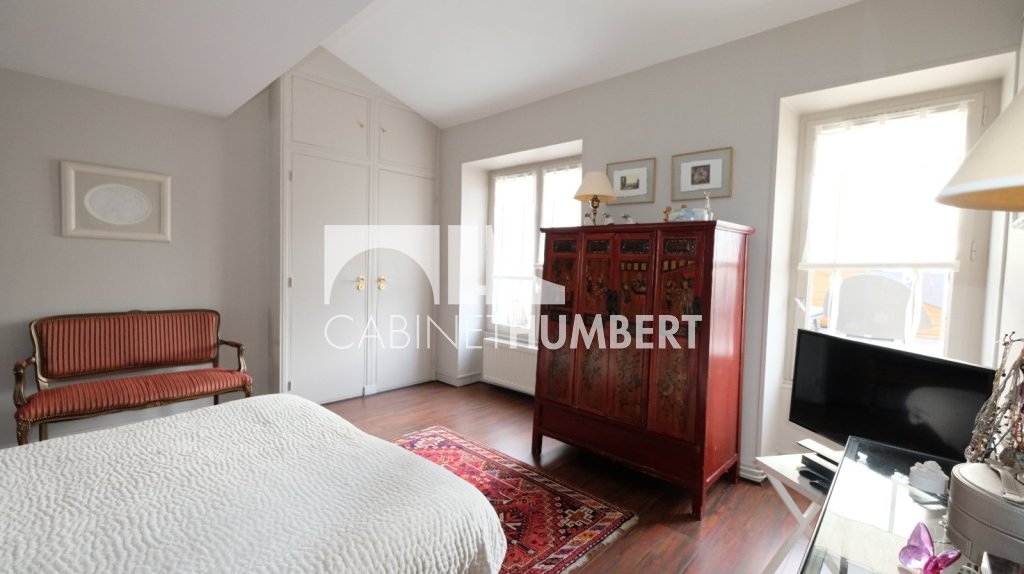 APPARTEMENT T5 A VENDRE - ST ETIENNE CENTRE VILLE - 147 m2 - 299000€