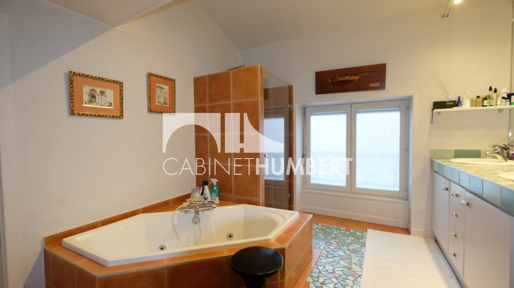 APPARTEMENT T5 A VENDRE - ST ETIENNE CENTRE VILLE - 147 m2 - 299000€