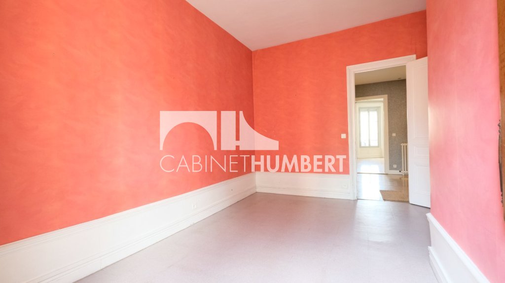 APPARTEMENT T5 A VENDRE - ST ETIENNE CHATEAUCREUX - 146.37 m2 - 135 000 &euro;