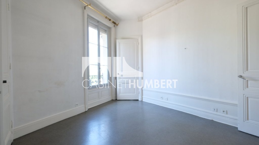 APPARTEMENT T5 A VENDRE - ST ETIENNE CHATEAUCREUX - 146.37 m2 - 135 000 &euro;