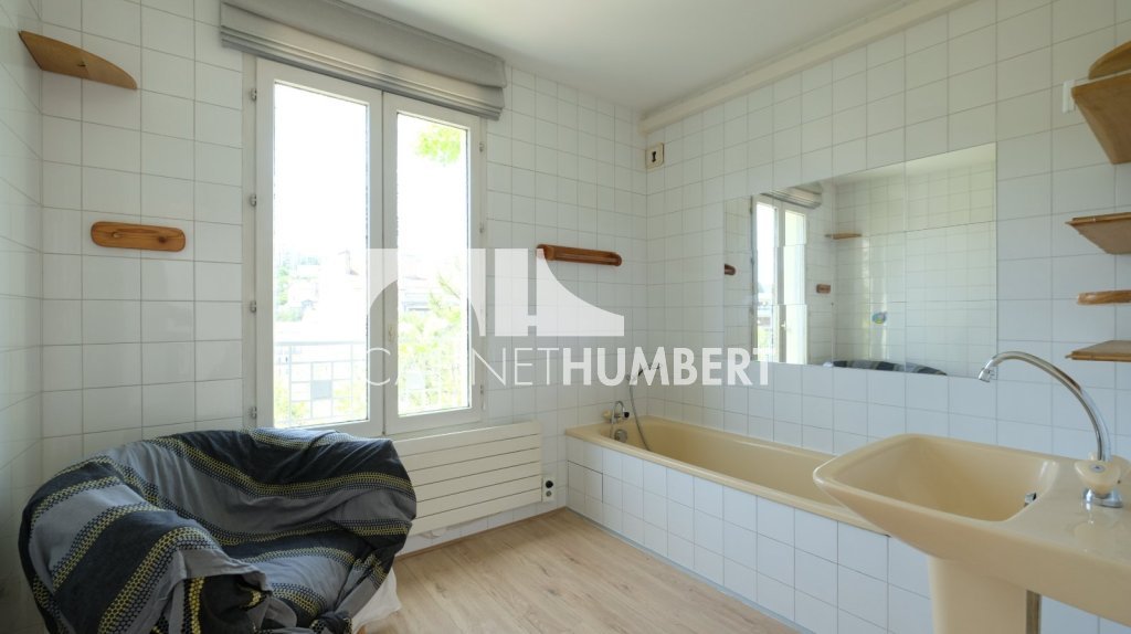 APPARTEMENT T5 A VENDRE - ST ETIENNE FACULTE / CENTRE DEUX - 113.1 m2 - 239�000�&euro;