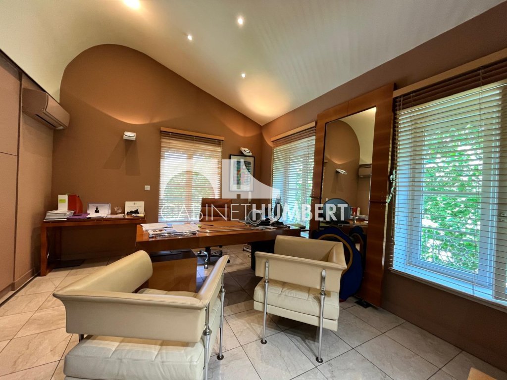 APPARTEMENT T5 A VENDRE - ST ETIENNE FAURIEL - 120.6 m2 - 139 000 €