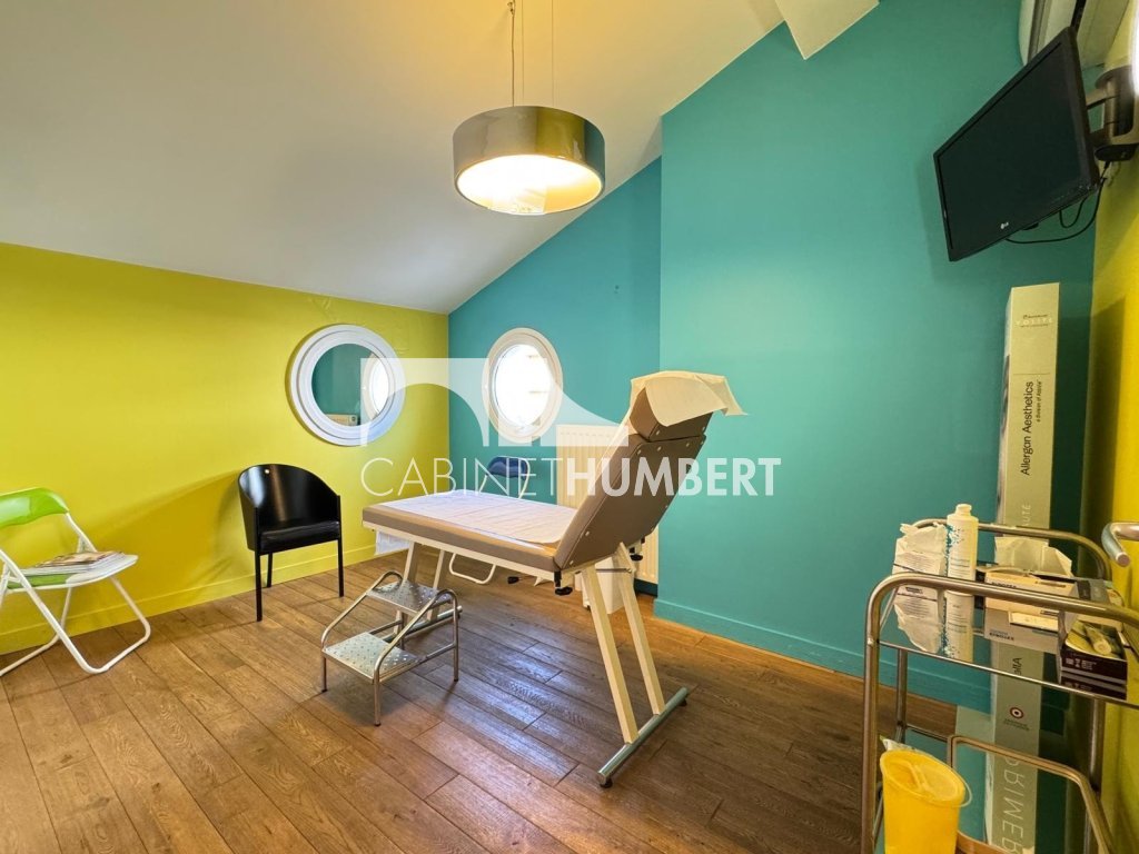 APPARTEMENT T5 A VENDRE - ST ETIENNE FAURIEL - 120.6 m2 - 139 000 €