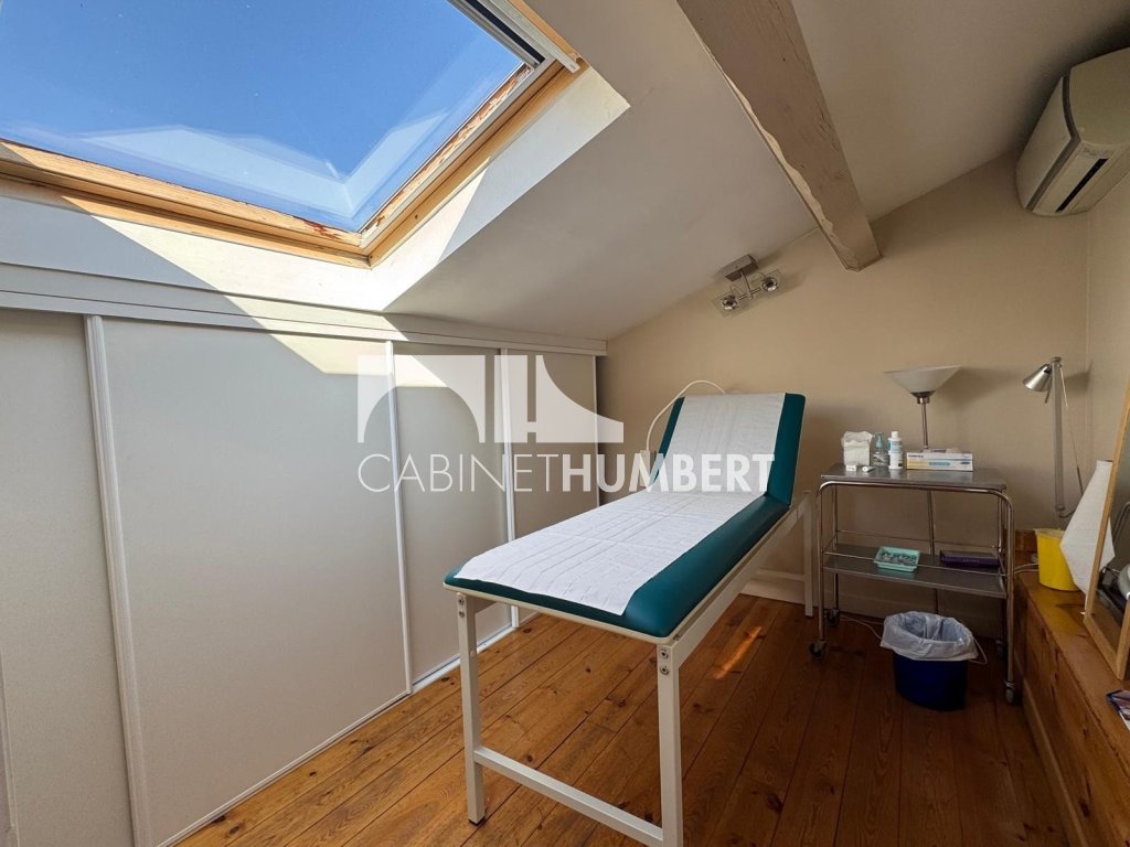 APPARTEMENT T5 A VENDRE - ST ETIENNE FAURIEL - 120.6 m2 - 139 000 €