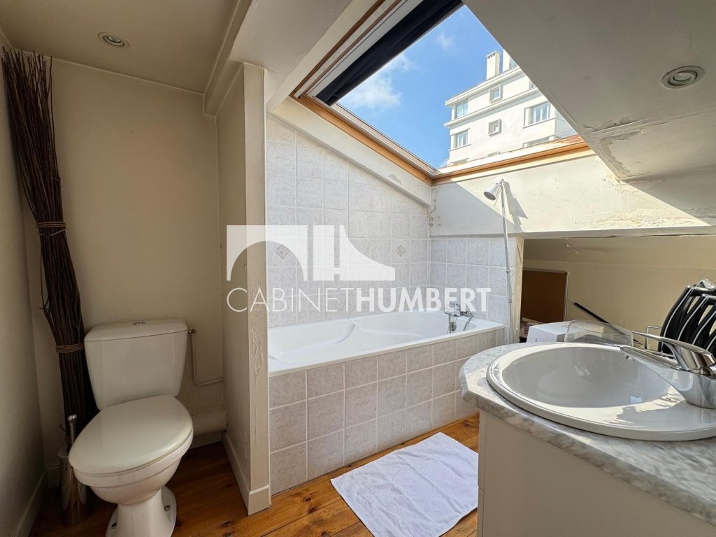 APPARTEMENT T5 A VENDRE - ST ETIENNE FAURIEL - 120.6 m2 - 139 000 €