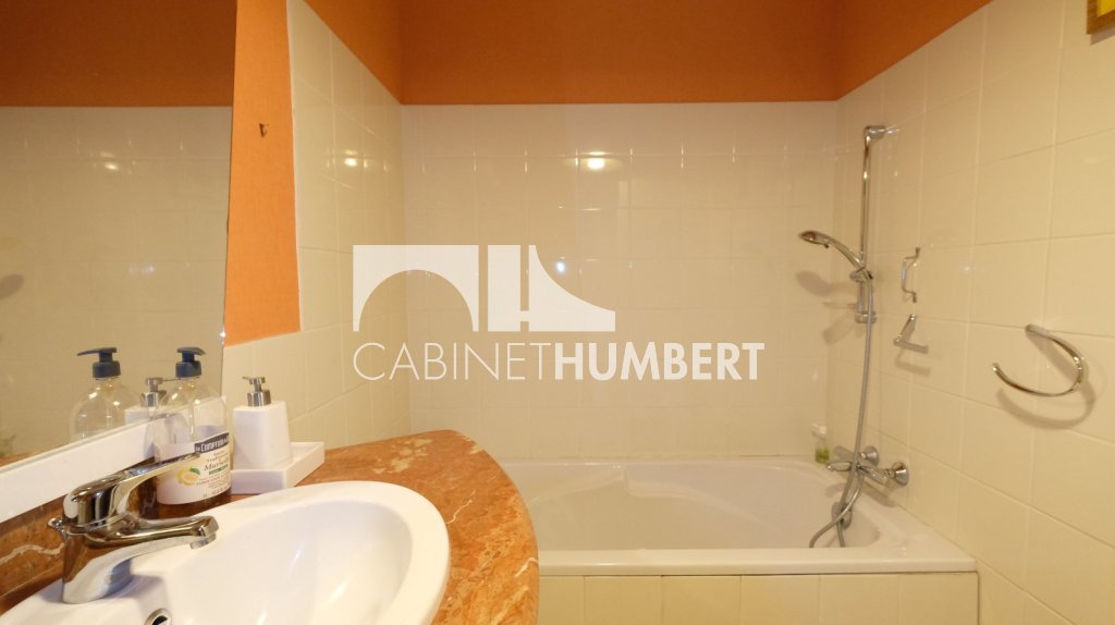 APPARTEMENT T5 A VENDRE - ST ETIENNE FAURIEL - 146.72 m2 - 175000€