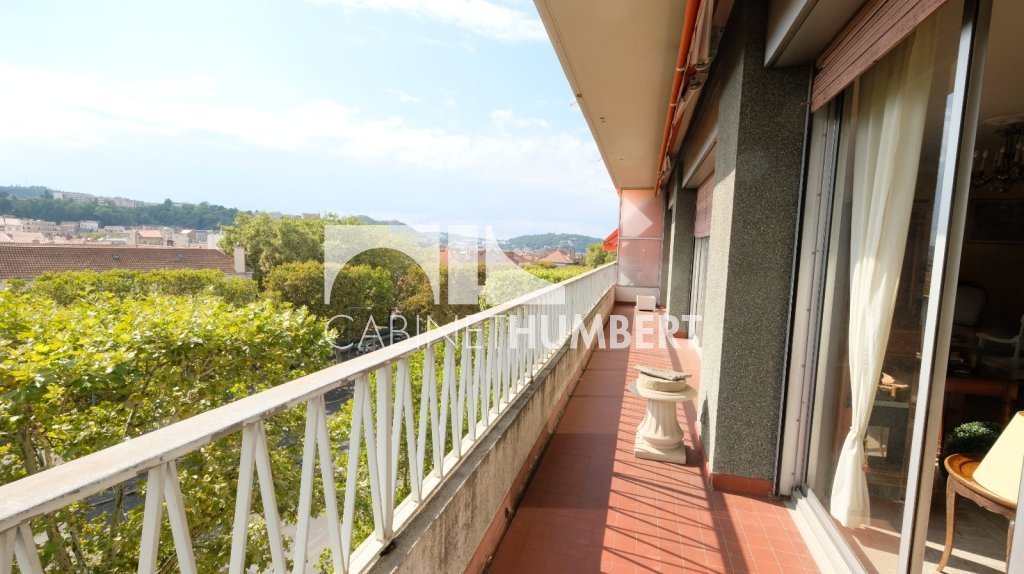 APPARTEMENT T5 A VENDRE - ST ETIENNE FAURIEL - 146.72 m2 - 175000€